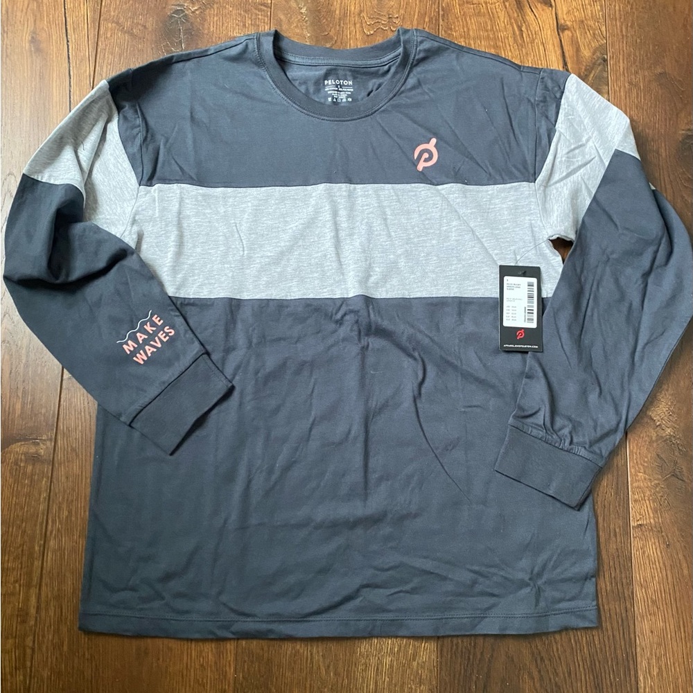 NWT Women’s Gray colorblock Peloton long sleeve shirt, Small